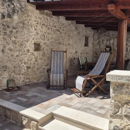 House Ana By Guide *