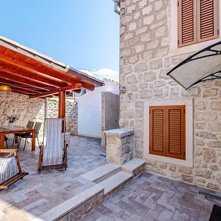 House Ana Grgurici By Guide Slano