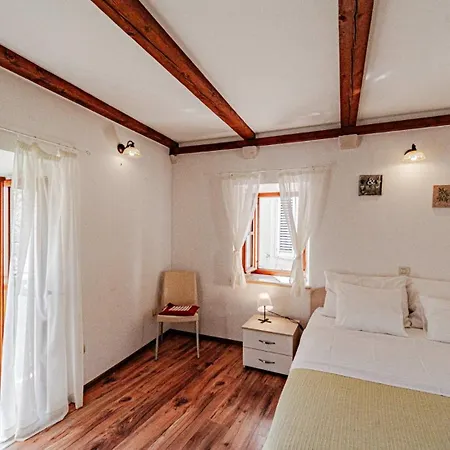 House Ana Grgurici By Guide Willa