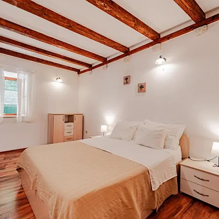 Willa House Ana Grgurici By Guide Slano