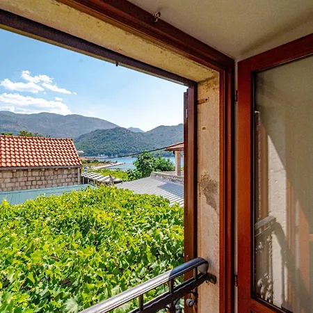 House Ana Grgurici By Guide Willa